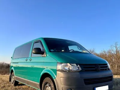 Używany VW Caravelle 140 KM (102 kW) 2010 Zielony Van