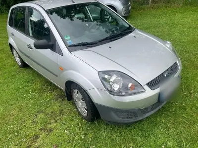 Gebraucht Ford Fiesta Ambiente 69 PS (50 kW) 2005 Silber Kleinwagen
