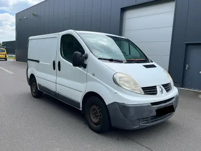 Gebraucht Renault Trafic 114 PS (83 kW) 2011 Weiß Van / Kleinbus
