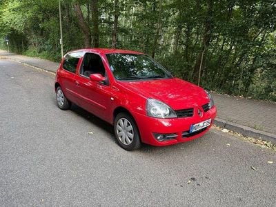 Rot Gebraucht 2008 Renault Clio II Campus Limousine | 2.500 € (Guter Preis)
