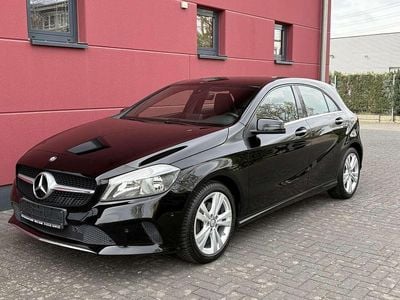 Usata Mercedes A180 Urban 122 CV (89 kW) 2017 Nero Utilitaria