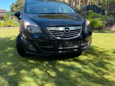 Gebraucht Opel Meriva 120 PS (88 kW) 2011 Schwarz Van / Kleinbus