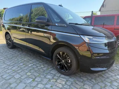 Gebraucht VW Multivan Style 150 PS (110 kW) 2025 Schwarz Van / Kleinbus