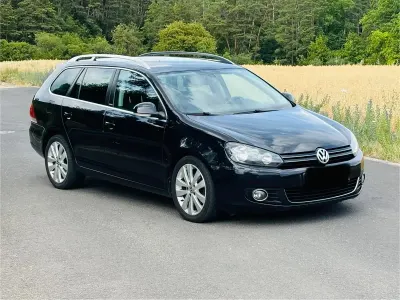 Gebraucht VW Golf VI 105 PS (77 kW) 2011 Schwarz Kleinwagen