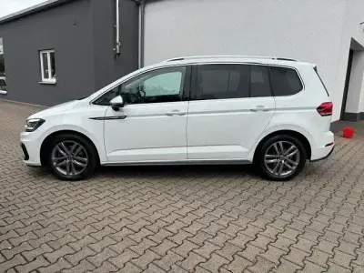 Gebraucht VW Touran R-line 150 PS (110 kW) 2021 Weiß Van / Kleinbus
