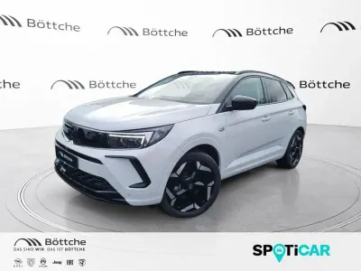Gebraucht Opel Grandland X GSe 300 PS (220 kW) 2023 Lack weiss banquise/deckende lackierung SUV