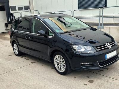 Second-hand VW Sharan Highline 170 CP (125 kW) 2012 Negru Monovolum