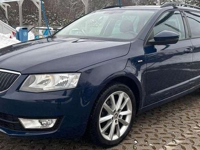 Blau Gebraucht 2016 Skoda Octavia Joy Kombi | 8.490 € (Guter Preis)