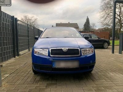Blau Gebraucht 2002 Skoda Fabia Limousine | 1.650 € (Fairer Preis)