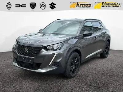 Gebraucht Peugeot 2008 Allure 131 PS (96 kW) 2023 Lackierung platiniumgrau/typ aussenverkleidung metalliclackierung SUV