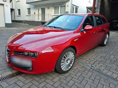 Gebraucht Alfa Romeo 159 170 PS (125 kW) 2011 Rot Limousine