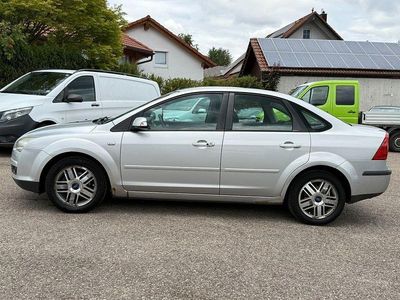 Gebraucht Ford Focus Ghia 145 PS (106 kW) 2007 Silber Limousine