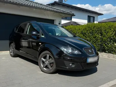 Gebraucht Seat Altea XL Style 128 PS (94 kW) 2014 Schwarz Van / Kleinbus