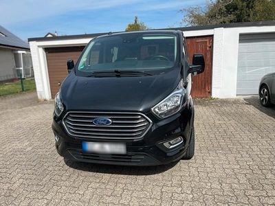 Second-hand Ford Tourneo Titanium 131 CP (96 kW) 2021 Negru Monovolum