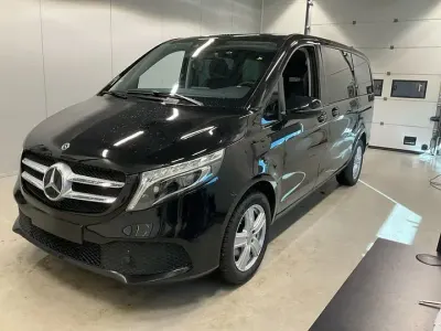Gebraucht Mercedes V250 190 PS (139 kW) 2022 Obsidianschwarz metallic Van / Kleinbus