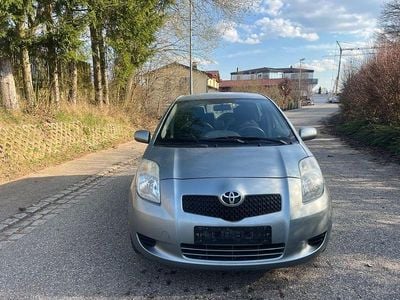 Gebraucht Toyota Yaris Cool 87 PS (63 kW) 2008 Silber Kleinwagen