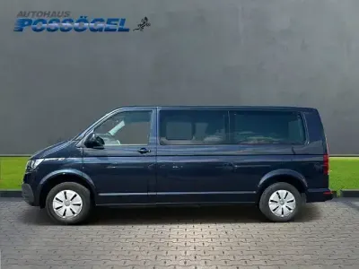 Gebraucht VW Caravelle Comfortline 150 PS (110 kW) 2023 Blau Van