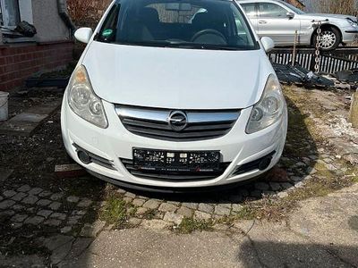 Używany Opel Corsa 60 KM (44 kW) 2009 Biały Hatchback