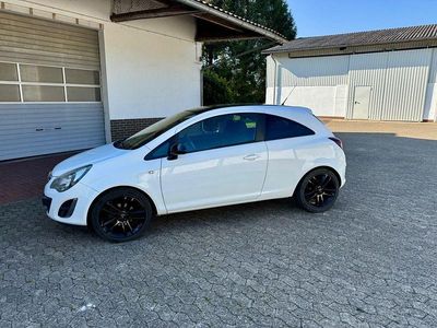 Gebraucht Opel Corsa Color Edition 87 PS (63 kW) 2013 Weiß Kleinwagen