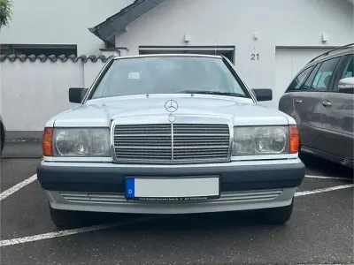 Gebraucht Mercedes 190 75 PS (55 kW) 1992 Weiß Limousine