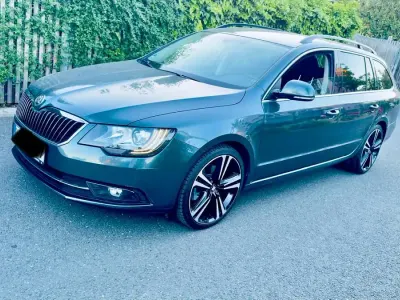 Gebraucht Skoda Superb 140 PS (102 kW) 2014 Grau Kombi