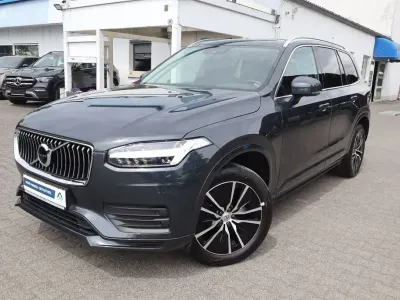 Używany Volvo XC90 Momentum 235 KM (172 kW) 2022 Szary SUV