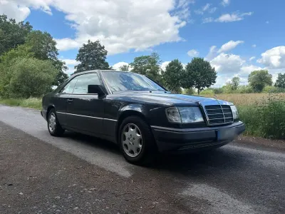 Gebraucht Mercedes 230 132 PS (97 kW) 1992 Schwarz Coupé