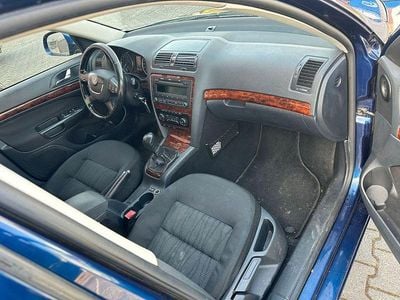 Gebraucht Skoda Octavia Elegance 140 PS (102 kW) 2009 Blau Kombi