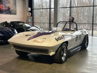 Second-hand Corvette C2 426 CP (313 kW) 1966 Alb Coupe