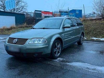 Grün Gebraucht 2002 VW Passat Kombi | 2.600 € (Teuer)