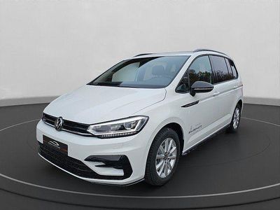 Pure white Gebraucht 2025 VW Touran Highline Van / Kleinbus | 43.320 € (Teuer)