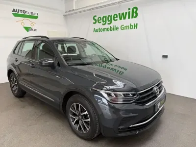 Gebraucht VW Tiguan Life 150 PS (110 kW) 2022 Grau SUV