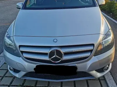 Gebraucht Mercedes B200 136 PS (100 kW) 2012 Grau Van / Kleinbus