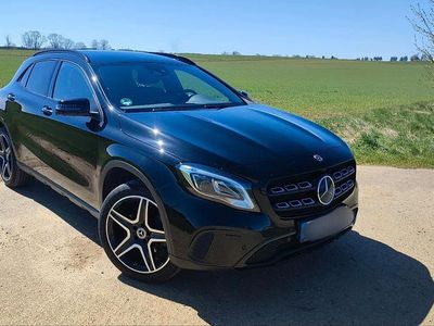 Gebraucht Mercedes GLA250 211 PS (155 kW) 2019 Schwarz SUV