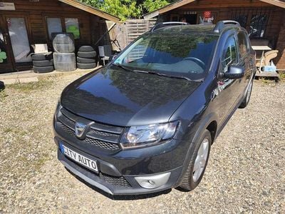 Grau Gebraucht 2017 Dacia Sandero Prestige Kleinwagen | 9.870 € (Fairer Preis)