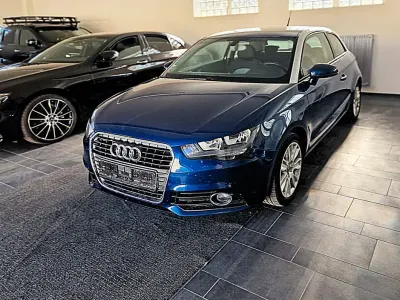 Gebraucht Audi A1 Sport 122 PS (89 kW) 2011 Blau Kleinwagen