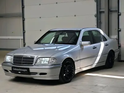 Gebraucht Mercedes C180 122 PS (89 kW) 2000 Silber Limousine