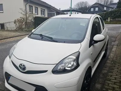 Brugt Toyota Aygo Connect Style 68 HK (50 kW) 2014 Hvid Hatchback