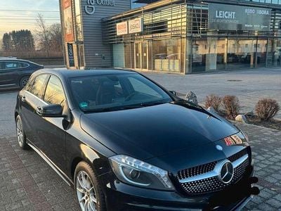Schwarz Gebraucht 2015 Mercedes A200 AMG line Limousine | 8.990 € (Teuer)