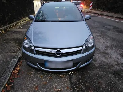 Gebraucht Opel Astra GTC 105 PS (77 kW) 2006 Grau Kleinwagen