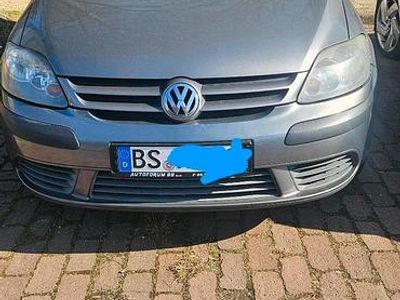 Second-hand VW Golf IV S 75 CP (55 kW) 2005 Gri Berlinǎ