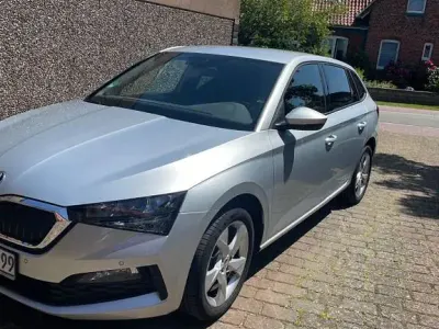 Gebraucht Skoda Scala Ambition 116 PS (85 kW) 2019 Silber Kleinwagen