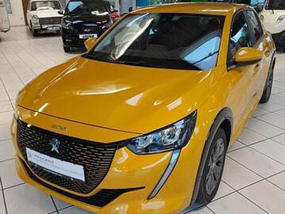 Gebraucht Peugeot e-208 Active 100 kW (136 PS) 2021 Faro gelb Kleinwagen