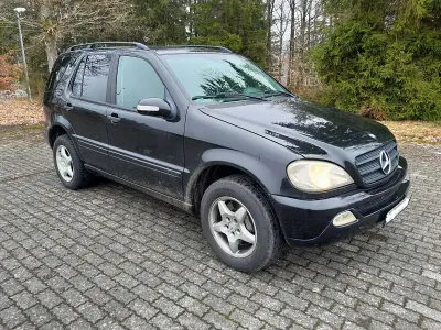 Gebraucht Mercedes ML270 163 PS (119 kW) 2003 Schwarz SUV
