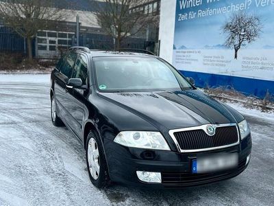Schwarz Gebraucht 2006 Skoda Octavia Kombi | 2.699 € (Fairer Preis)
