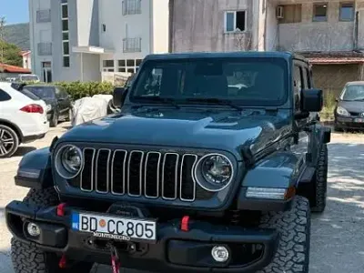 Gebraucht Jeep Wrangler Sahara 272 PS (200 kW) 2024 Silber SUV