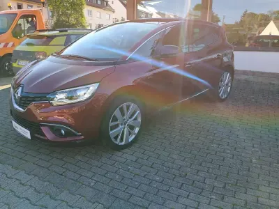 Gebraucht Renault Scénic LIMITED 116 PS (85 kW) 2019 Karminrot Van / Kleinbus