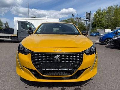 Second-hand Peugeot 208 Allure 101 CP (74 kW) 2023 Galben Hatchback