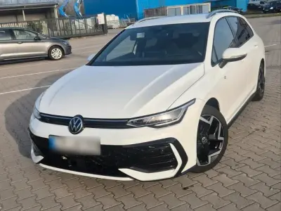 Gebraucht VW Golf VIII R-line 150 PS (110 kW) 2025 Weiß Kombi