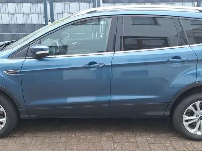 Gebraucht Ford Kuga 175 PS (128 kW) 2020 Blau SUV